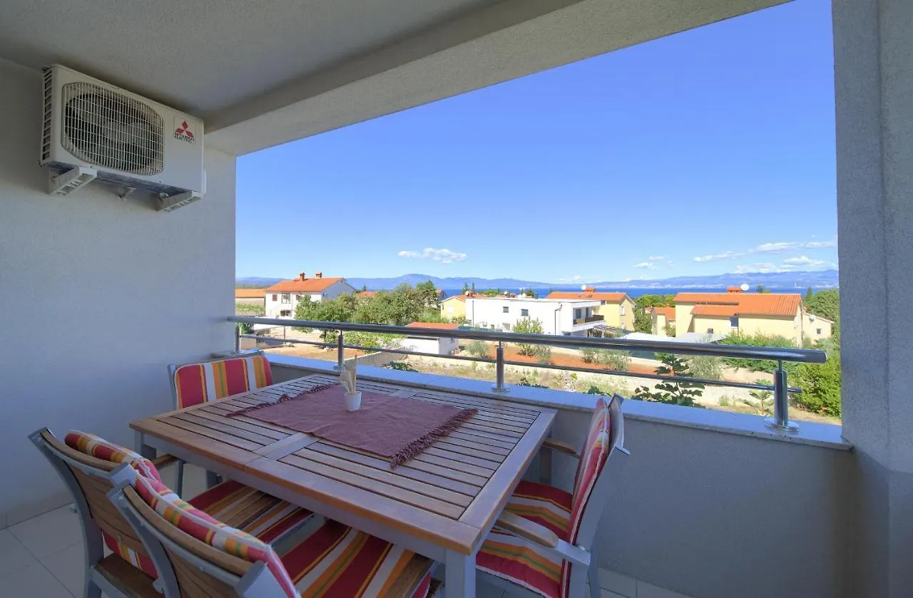 Apartment Nadica Малинска