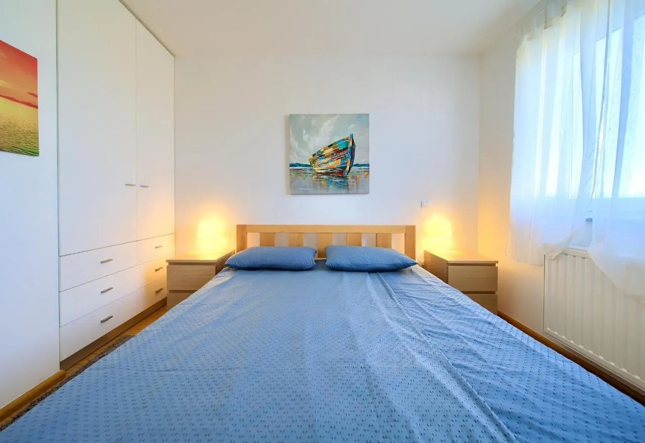 Apartment Nadica Малинска Хорватия