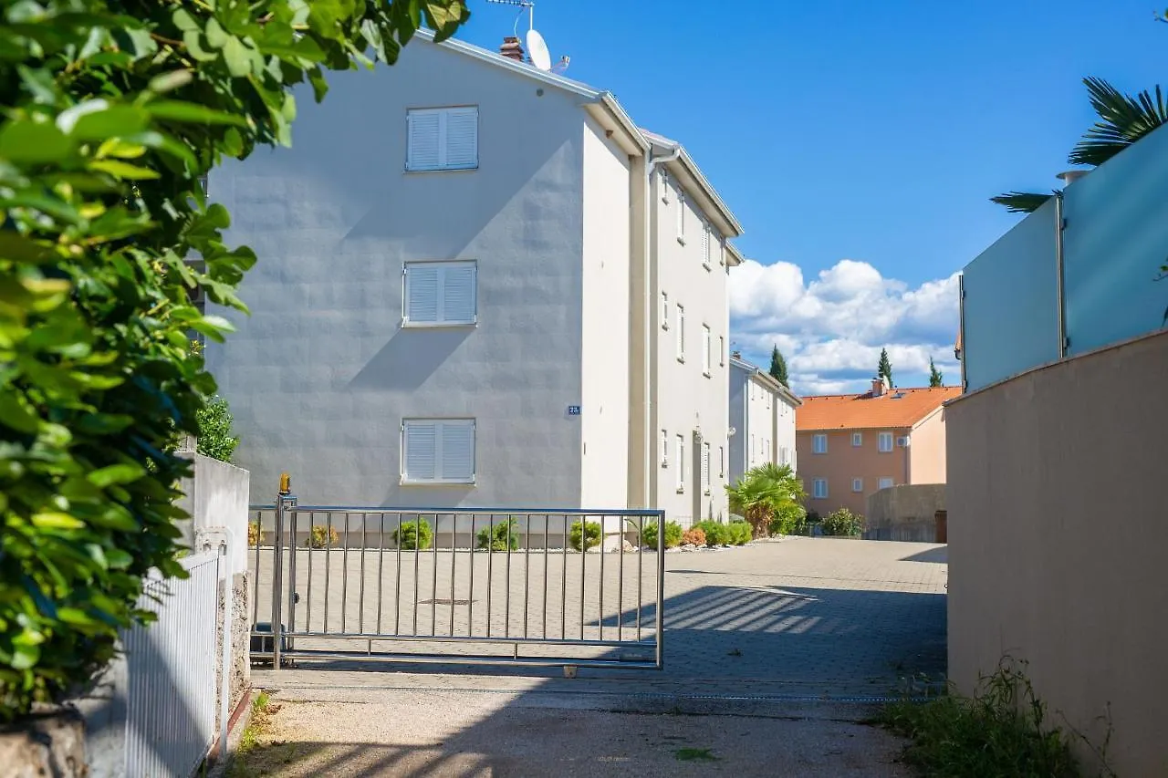 Apartment Nadica Malinska